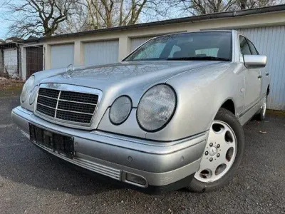 Brugt Mercedes E280 Elegance 204 HK (150 kW) 1997 Sølv Sedan