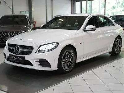 Gebraucht Mercedes C300e AMG line 194 PS (142 kW) 2020 Weiß Limousine