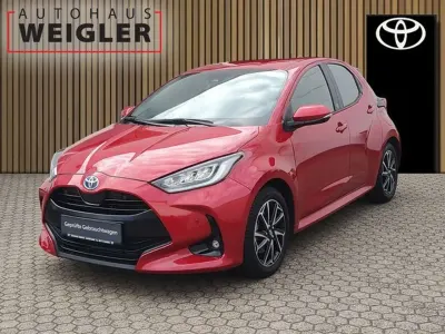 Brugt Toyota Yaris Hybrid Team 116 HK (85 kW) 2022 Rød Hatchback