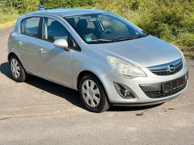 Gebraucht Opel Corsa Edition 87 PS (63 kW) 2012 Silber Kleinwagen