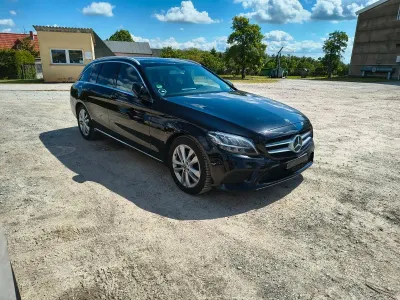 Gebraucht Mercedes C220 194 PS (142 kW) 2018 Schwarz Kombi