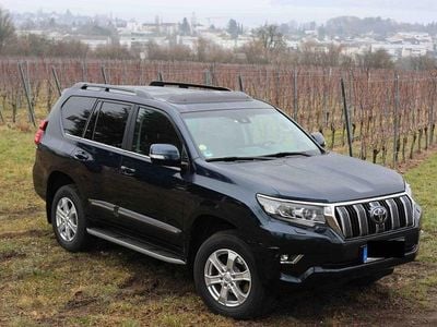 Gebraucht Toyota Land Cruiser Executive 204 PS (150 kW) 2021 Blau SUV