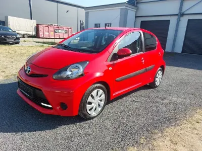 Gebraucht Toyota Aygo Cool 68 PS (50 kW) 2013 Fire red Kleinwagen