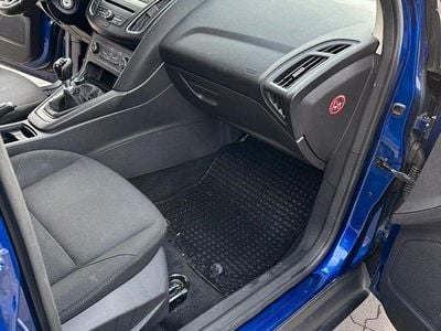 Gebraucht Ford Focus Business Edition 120 PS (88 kW) 2015 Blau Kombi