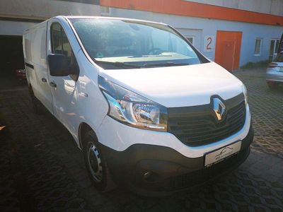 Second-hand Renault Trafic 120 CP (88 kW) 2015 Alb Monovolum
