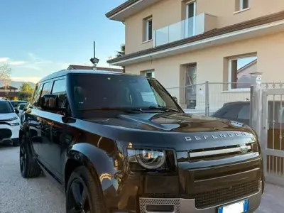 Gebraucht Land Rover Defender SE Dynamic 249 PS (183 kW) 2024 Schwarz SUV