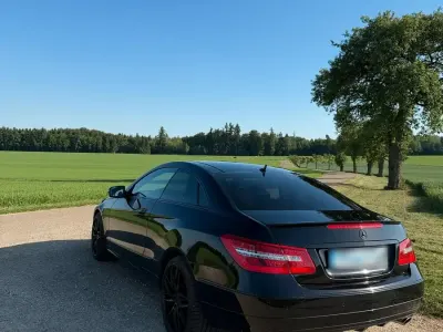 Gebraucht Mercedes E350 292 PS (214 kW) 2009 Schwarz Coupé