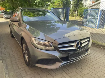 Gebraucht Mercedes C180 156 PS (114 kW) 2016 Grau Kombi