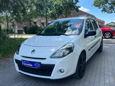 Gebraucht Renault Clio Expression 75 PS (55 kW) 2010 Weiß Kleinwagen