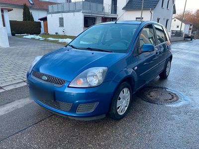 Gebraucht Ford Fiesta 78 PS (57 kW) 2008 Blau Kleinwagen