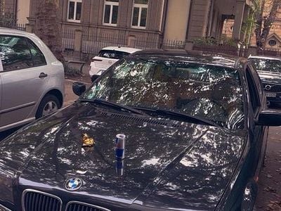 Gebraucht BMW 316 119 PS (87 kW) 2000 Schwarz Limousine