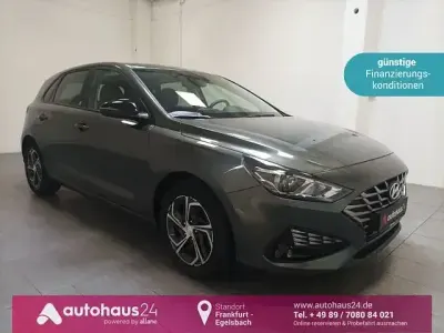 Gebraucht Hyundai i30 120 PS (88 kW) 2022 Grau Limousine