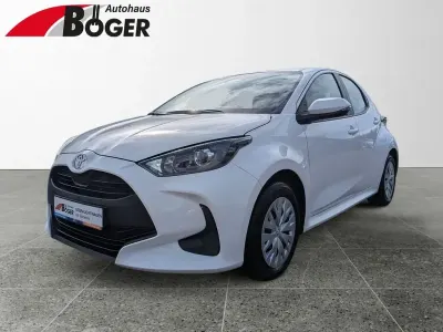 Gebraucht Toyota Yaris Business Edition 116 PS (85 kW) 2024 Super white Kleinwagen