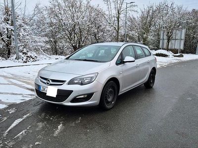Gebraucht Opel Astra 140 PS (102 kW) 2014 Silber Kombi