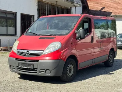 Usata Opel Vivaro 114 CV (83 kW) 2013 Rosso Monovolume