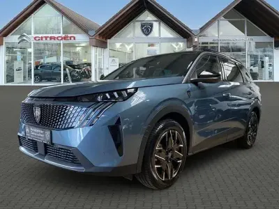 Neu Peugeot 5008 GT 136 PS (100 kW) 2025 Blau SUV