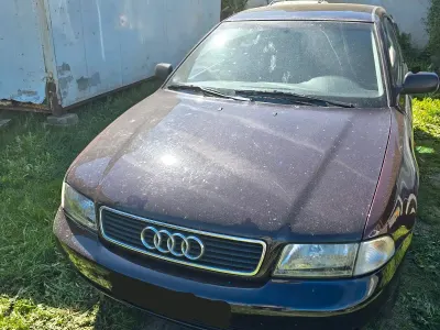 Gebraucht Audi A4 Basis 100 PS (73 kW) 1996 Rot Limousine
