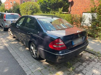 Mercedes E200