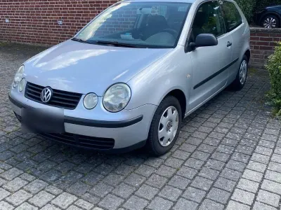 Gebraucht VW Polo Basis 64 PS (47 kW) 2002 Silber Kleinwagen