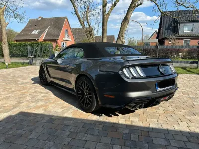Gebraucht Ford Mustang GT Convertible 421 PS (309 kW) 2017 Grau Cabrio