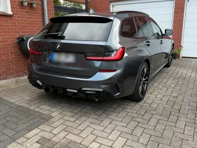 Gebraucht BMW 330e 292 PS (214 kW) 2022 Grau Kombi