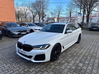 Gebraucht BMW 530 M Sport 286 PS (210 kW) 2023 Alpinweiss 3 Kombi