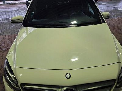 Gebraucht Mercedes B180 Edition 122 PS (89 kW) 2015 Weiß Van / Kleinbus