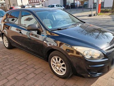 Gebraucht Hyundai i30 109 PS (80 kW) 2009 Schwarz Kleinwagen