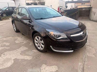 Usado Opel Insignia Edition 136 HP (100 kW) 2017 Castanho Carrinha