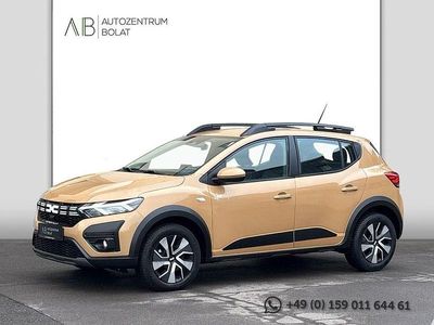 Beige Gebraucht 2025 Dacia Sandero Stepway Limousine | 16.900 € (Fairer Preis)