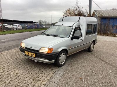 Silber Gebraucht 1993 Ford Courier Van / Kleinbus | 999 €