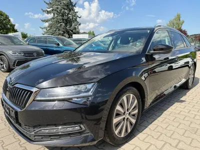 Gebraucht Skoda Superb Premium Edition 150 PS (110 kW) 2022 Schwarz Limousine