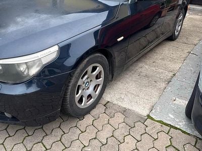 BMW 523