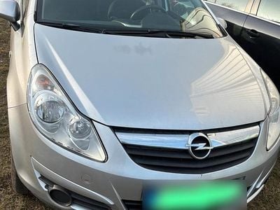 Używany Opel Corsa 65 KM (47 kW) 2010 Srebrny Hatchback
