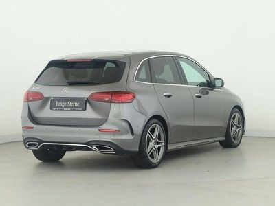 Usata Mercedes B200 AMG Line Premium 163 CV (119 kW) 2023 Grigio Monovolume