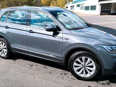Gebraucht VW Tiguan Life 150 PS (110 kW) 2022 Grau SUV