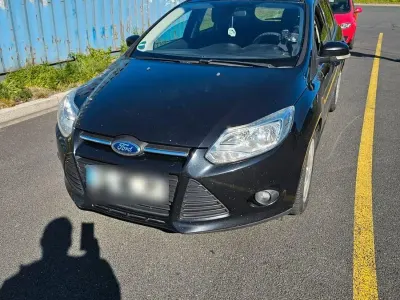 Gebraucht Ford Focus Trend 116 PS (85 kW) 2014 Schwarz Kombi