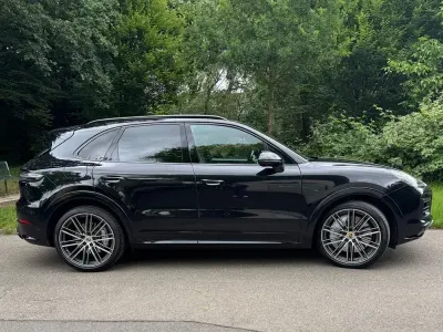 Gebraucht Porsche Cayenne Turbo 549 PS (403 kW) 2019 Schwarz SUV
