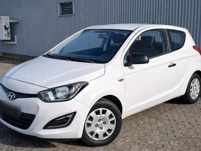 Gebraucht Hyundai i20 Edition 86 PS (63 kW) 2012 Weiß Kleinwagen