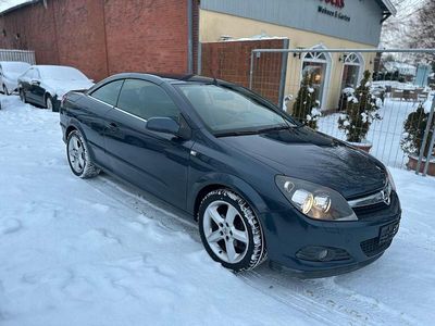Grau Gebraucht 2007 Opel Astra Cabriolet Cabrio | 2.950 € (Fairer Preis)