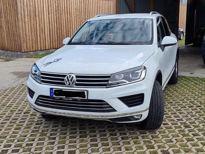 Gebraucht VW Touareg Terrain Tech 262 PS (192 kW) 2017 Weiß SUV