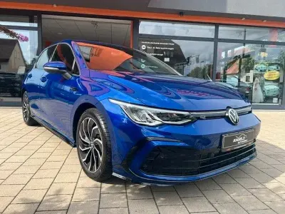 Gebraucht VW Golf VIII R-line 150 PS (110 kW) 2023 Lapiz blue metallic Limousine