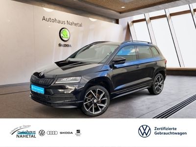 gebraucht Skoda Karoq 2.0TSI DSG 4x4 Sportline LED NAVI ACC 19'' AHK PANORAMA VIRTUAL COCKPIT RÜFA