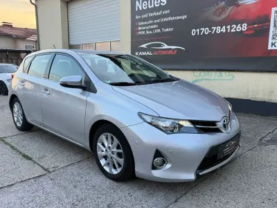 Gebraucht Toyota Auris Edition 124 PS (91 kW) 2013 Silber Limousine