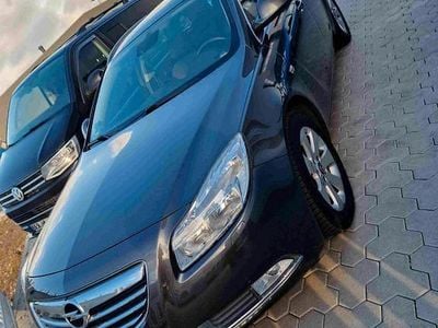 Usado Opel Insignia Edition 160 HP (117 kW) 2011 Cinzento Carrinha