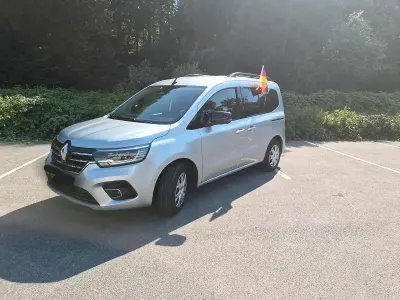 Gebraucht Renault Kangoo 131 PS (96 kW) 2022 Silber Van / Kleinbus