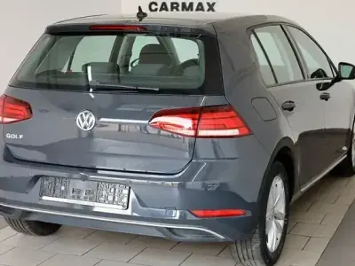 Używany VW Golf VII Comfortline 116 KM (85 kW) 2019 Szary Sedan/Limuzyna