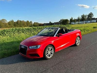Gebraucht Audi A3 Cabriolet 150 PS (110 kW) 2015 Rot Cabrio