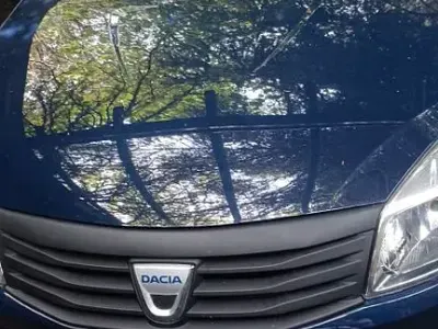 Gebraucht Dacia Sandero 75 PS (55 kW) 2010 Blau Limousine