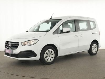 Gebraucht Mercedes T180 131 PS (96 kW) 2024 Weiß Van / Kleinbus